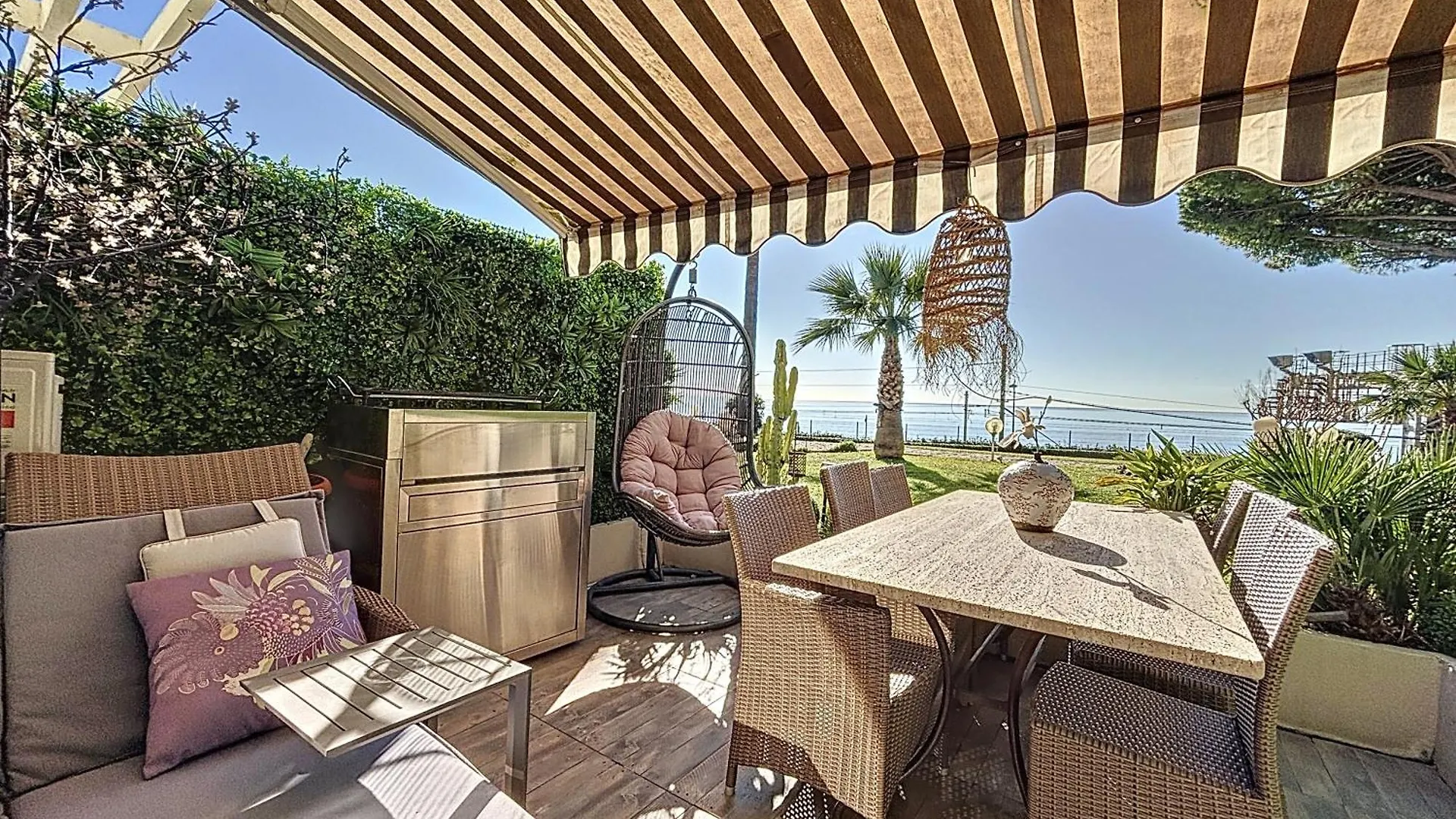 Apartment Superbe Duplexe Front De Mer, Acces Direct Aux Plages Cannes