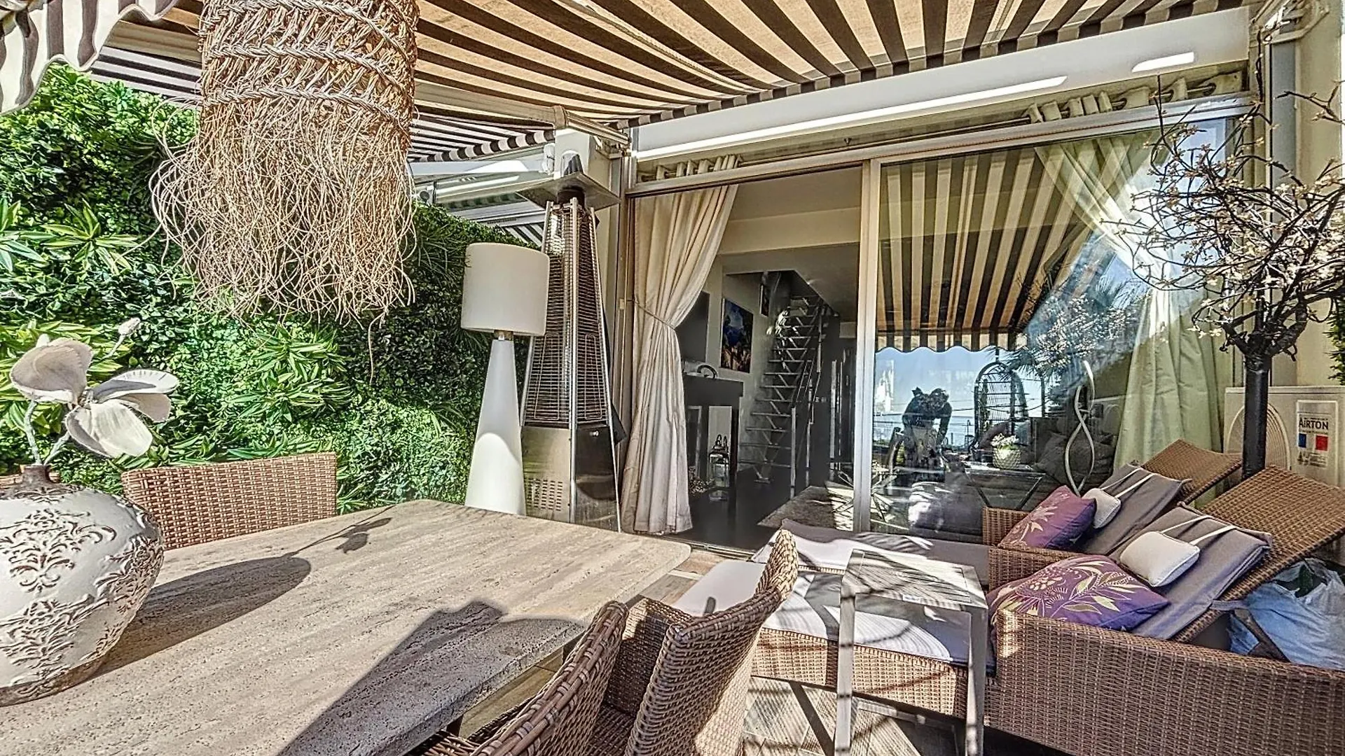 Superbe Duplexe Front De Mer, Acces Direct Aux Plages Cannes France